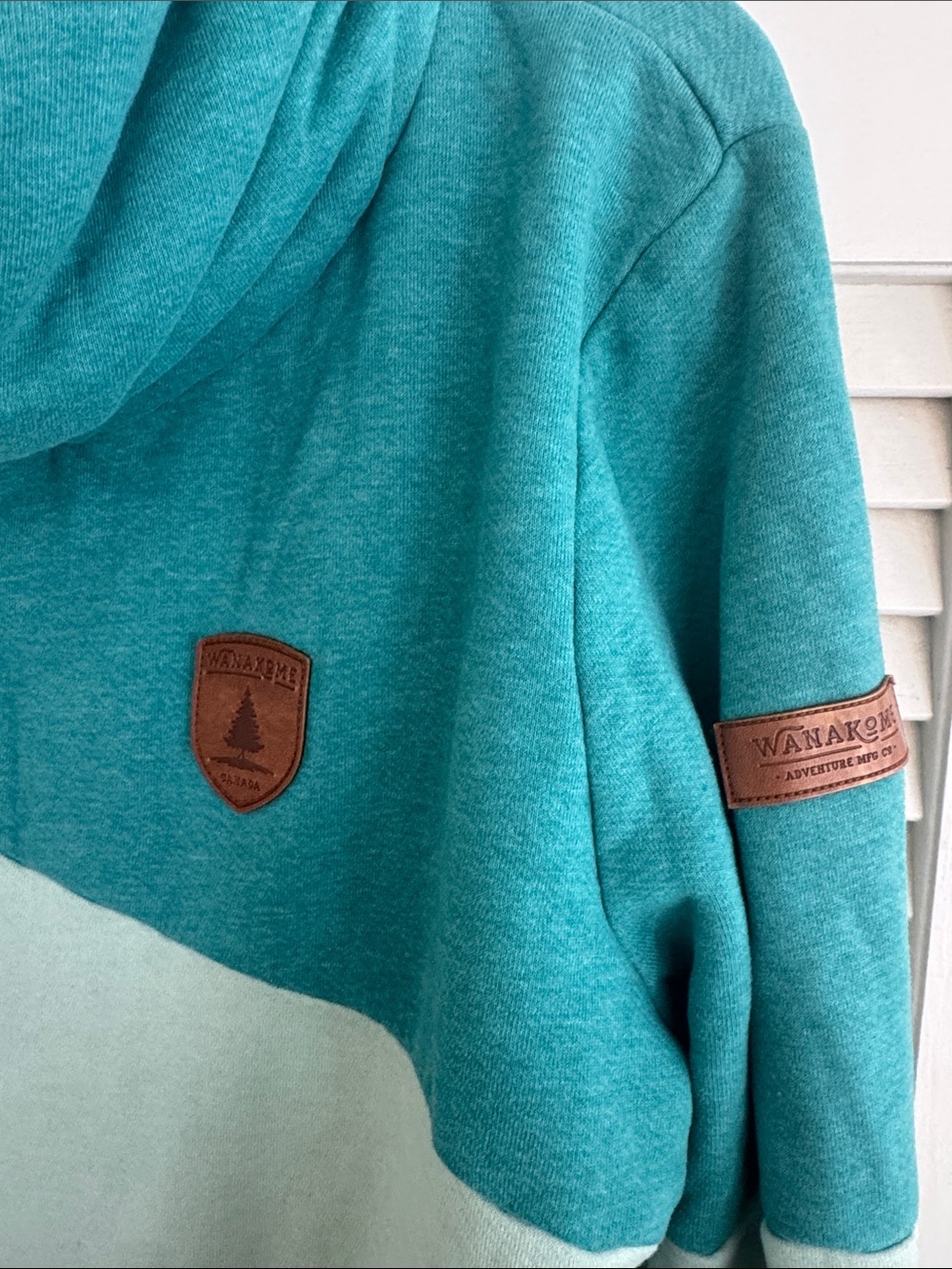 Wanakome Hoodie Women’s  Teal, Seafoam & White size XL - Picture 3 of 4